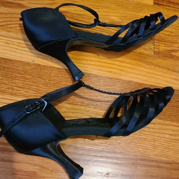 Capezio Dance Shoes - Heeled - Picture 2 of 5